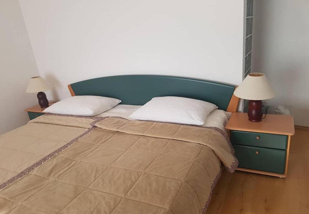 Apartments Javi - Free Private Parking Трогір Екстер'єр фото