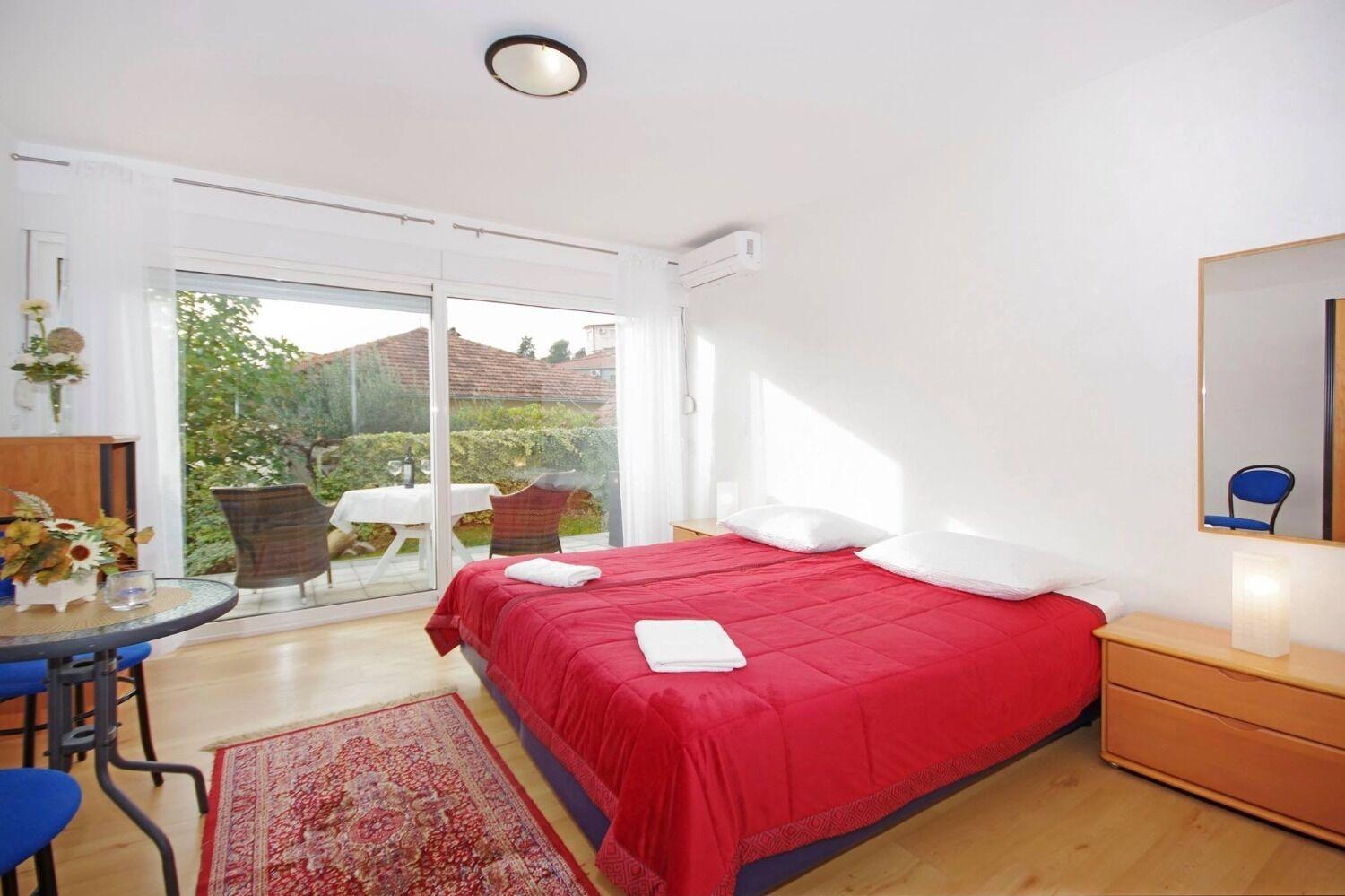 Apartments Javi - Free Private Parking Трогір Екстер'єр фото