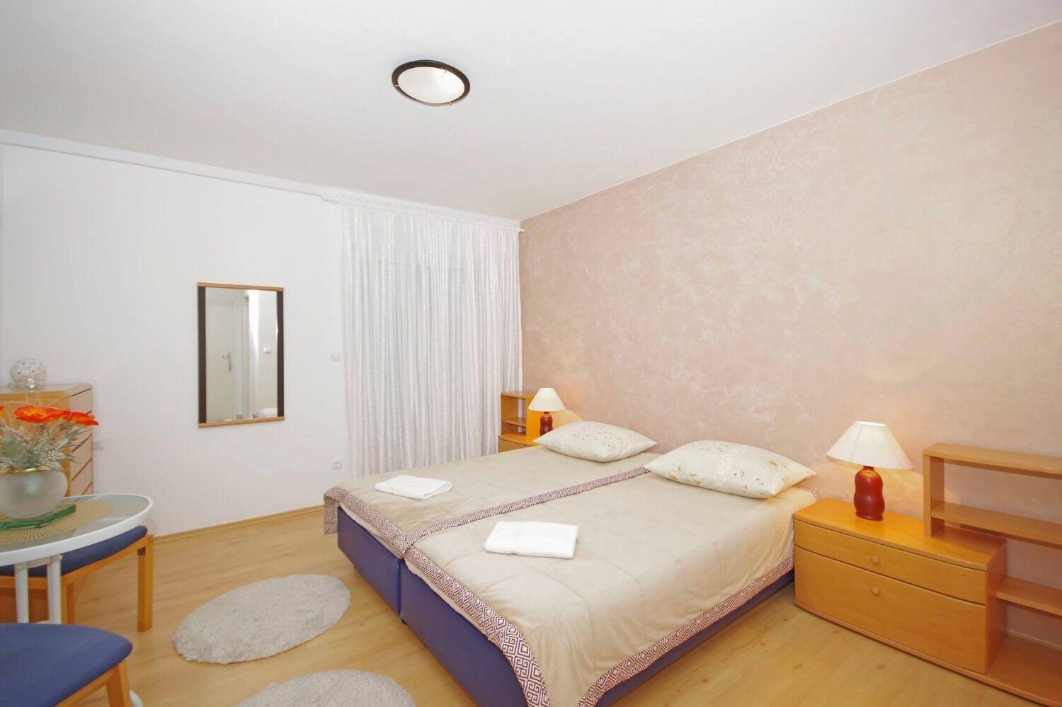 Apartments Javi - Free Private Parking Трогір Екстер'єр фото