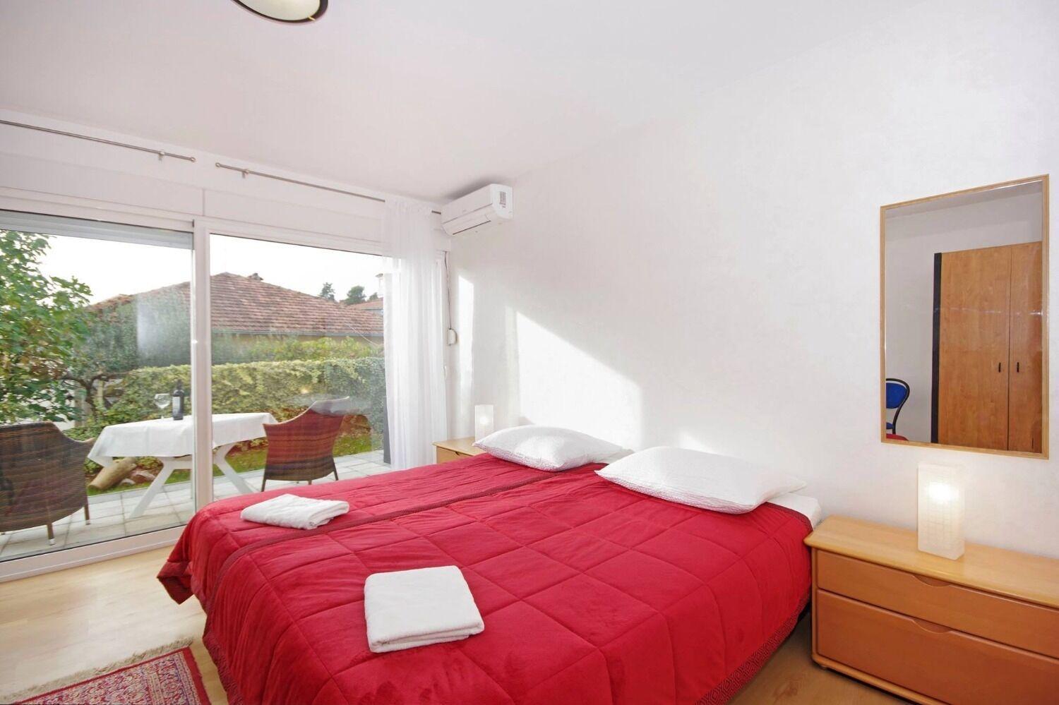 Apartments Javi - Free Private Parking Трогір Екстер'єр фото