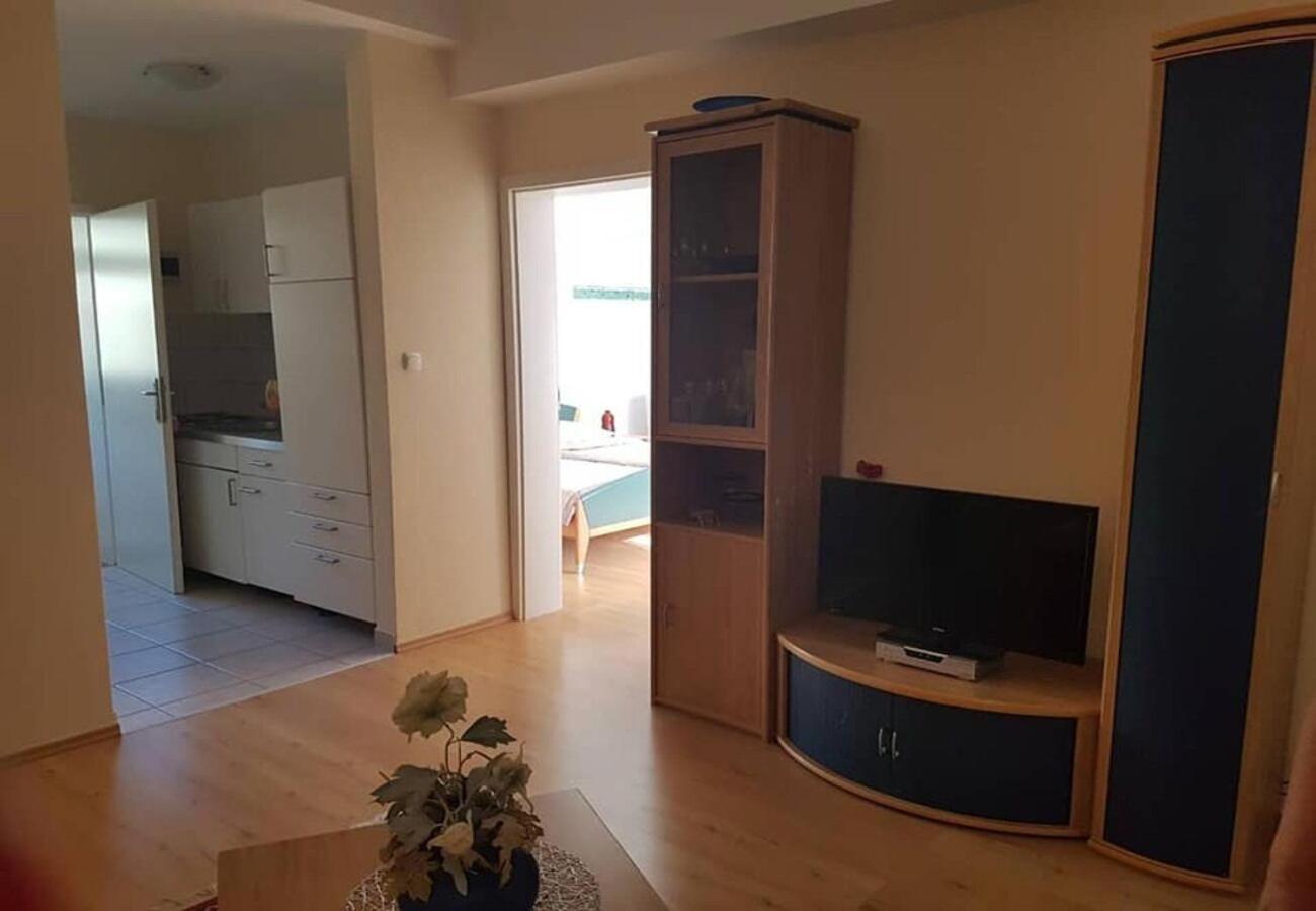 Apartments Javi - Free Private Parking Трогір Екстер'єр фото